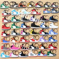 Toptan tasarımcı mini silikon spor ayakkabı anahtarlık erkekler kadınlar çocuklar anahtar yüzük hediye ayakkabıları anahtar zincirleri çanta zinciri basketbol ayakkabı anahtar tutucu yüksek kalite