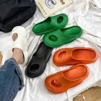 Yaz Terlik Erkek Kadın Kapalı EVA Serin Yumuşak Alt Sandalet Trend Unisex Slaytlar Hafif Plaj Ayakkabı Terlik Ev G0210