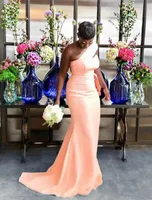 新しい桃のピンクの人魚の花嫁介添人のドレスワンショルダープリーツ庭の長いカスタムプラスサイズの結婚式ゲストガウンメイドの名誉ドレス