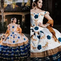 Traditionell Mexiko Charro Quinceanera Klänningar Broderad Floral Lace Off The Shoulder Satin Ball Gown Long Tiered Vestidos de XV Años 15 Sweet 16 Dresses Girls