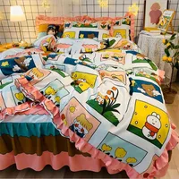 Kore tarzı yatak takımları 4 adet baskılı karikatür yatak takım elbise nevresim pamuk yatak etek tasarımcı yatak malzemeleri stokta