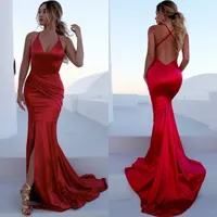 Chic Ruched Side Split Długie Sweep Evening Dresses Halter V Neck Criss Cross Backless Maid of Honor Dress Tanie Prom Vestidos