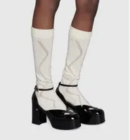 Concepteur genou longueur chaussettes Bas pour femme fille 2020 nouvelle lettre classique tricoté chaussures de coton hosiery longueur de mi-mollet chaussettes cadeaux