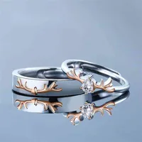 Ein Hirsch hat den Ring Ihres Geliebten, reines Silberpaar eines von Geweihs und Hochzeitsschmuck