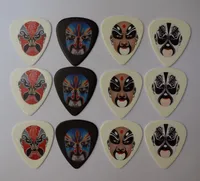 12 шт. 0,71 мм Новые популярные Пекинские операскими масками Opera Rock Band Musical Plectrums Guitar Picks