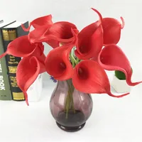 Fleurs décoratives Couronnes Beautiful 20 têtes Air artificiel Mini Calla Lily avec la soie de feuilles Faux Plantes aquatiques à la maison Décoration de la chambre à la maison