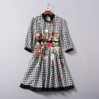 European and American women&#039;s wear 2020 winter new style Seven - minute sleeve glitter Retro plaid floral print Fashion dress