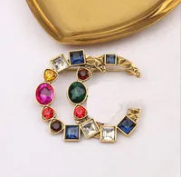 Luksusowe Kobiety Projektant Marka List Broszki 18 K Pozłacane Wkładka Kryształowa Kryształ Rhinestone Biżuteria Broszka Urok Dziewczyny Pearl Pin Mężczyźni Ślub Wesele Szalik Akcesoria