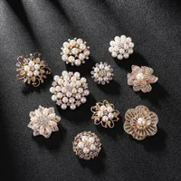 Kryształ Diamante i Imitacja Pearl Fashion Flower Roślina Broszka Pinki dla kobiet w różnych projektach Nowe