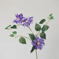 Fleurs décoratives Couronnes artificielles 3-Head Clematis Silk Faux Plantes pour la décoration de la maison Ornements d'arbres muraux de mariage