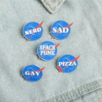 Blue Round Emaille Pin Gay Space Punk Nerd Sad Pizza Badge Broche Revers Pin Denim Jeans Shirt Tas Cartoon Sieraden Gift voor Vrienden