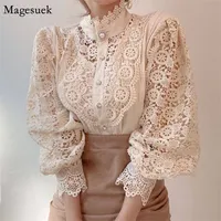 Vintage Solid White Lace Blouse T Shirts Kvinnor Koreanska Button Loose Shirt Toppar Kvinna Hollow Casual Ladies Blusar Blusas 12928 220214