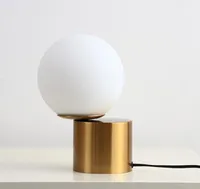 Nordic Table Lampa Creative Metal Base Glass Glass Lampa Ball Designer Nocnik Light Sypialnia Tafellamp