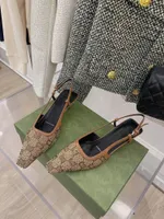 2022 Sandálias de Sandálias da Feminina G Sandálias ARIA Slingback Sapatos são apresentados em malha preta com cristais espumantes motivo de volta fivela de encerramento tamanho 35-42