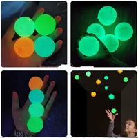 Tavan Topları Luminescent Stres Kabartma Yapışkan Topu Glow Stick Duvara Karanlıkta Glow ve Yavaş Yavaş Güzmek Çocuklar için Yavaş Squishy Oyuncaklar