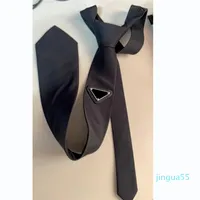 Designer Women Cracktie Mens Designer Neck Tie Suit Suit Cravatti Business di lusso Uomini Silk Ties Ties Party Neckwear da sposa