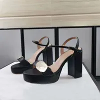 Plataforma salto alto sandálias de verão designer de metal de couro uma palavra tira de fivela sexy sapatos de vestido de pé aberto