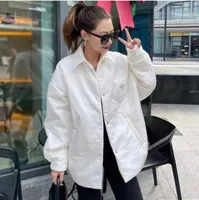 Дизайнер Высококачественный треугольник Чистый белый нейлон ткань женская куртка простые модные куртки