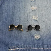 Mini óculos de sol esmalte pinos dos desenhos animados mini óculos crachás personalizado broches saco homens camisa camisa roupas lapela pino punk legal sunglasse jóias presente