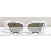 Beliebte Trend Frauen Sonnenbrille 40009 Retro Cat Eye Kleiner Rahmen Hohllinse Sonnenbrille Mode Charme Stil Anti-Ultraviolett-Schutz Co