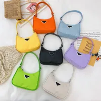 2021 modeontwerper Suger kleurrijke meisjeskinderen schattige brief casual messenger accessoires tas voor kinderen handtassen cadeaus