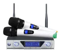 Microphone sans fil Dual Handheld Professional UHF Mic avec microphone Eoch Microphone FM de bonne qualité FM