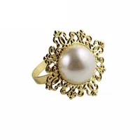 2020 Nidalee Pearl Metal Gold Silver Napkin Rings Flower用バルクウェディングブルーキッチンホルダー宴会ディナーダイヤモンドの装飾