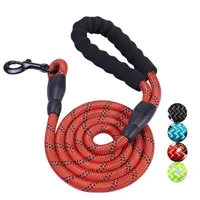 Nouveaux fournitures pour animaux de compagnie Crochet de corde de chien de corde de corde circulaire avec une ceinture de nylon de chiens de chien de brouillard réfléchissant de sécurité adaptable adapté à moyen / grand