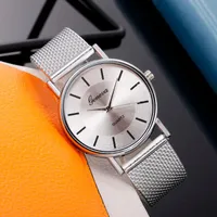 Armbandsur designer klocka för kvinnor Kvinnors klockor handled d clock quartz armbandsur reloj pulsera mujer montre file