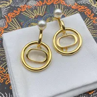 Letter Ear Studs Browns Luxury Designer Jewelry Retro Gold Orecchini Designer per le donne Fashion Versatile orecchino Gioielli orecchini delicati 2022