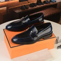 2021 Spikes negros de alta qualidade sapatos de Oxfords, homens vestido de noiva sapatos Negócios em lugar importante, alta qualidade Vermelho Bottom Sapatos Flat 38-45