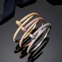 2022SS CUFF NAIL BRACKET Designer armbanden Luxe sieraden voor vrouwen Fashion Bangle Titanium Steel Legering Golde vaartuig vervaagt nooit, niet allergische winkel Geen doos