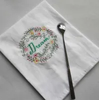 Вышитые салфетки писем хлопчатобумажные чайные полотенца абсорбирующие стол салфетки кухня используют бутик платок бутик свадебные ткани 5 дизайнов dal254