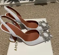 Mode Jahreszeit Schuhe Amina Italien Muaddi Pumps Weißes Leder Begum Schlingback Kristall Hochzeit Party Braut Brautjungfer Prinzessin