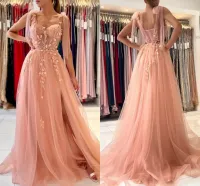 2022 Dusty Pink Prom Dresses with Straps Tulle Princess Lace Appliqued Floor Length Formal Occasion Wear Evening Gown Custom Made Side Slit