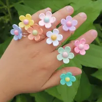 귀여운 사탕 색상 작은 데이지 꽃 반지 여성을위한 한국 식물 매력 투명 원형 손가락 반지 도매 보석