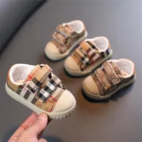 Baby skor nyfödda mjuka sula prewalker toddler skor 2022 vår höst nya män kvinnor barn yttersula material säsong baby sneakers