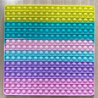Kinder Geschenk Große 30x30cm Rainbow Push Pop Zappeln Sinnes Spielzeug Blase Poppers Board Dinosaurier Einfache Dime Squeeze Finger Puzzle Squeeze-A-Bohnen Erbse Popper Stress Relief