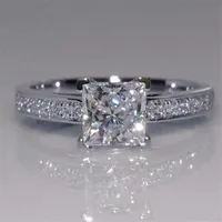 Princess Cut 0.6CT Lab Diamond Ring Real 925 Sterling Silver Compromiso Anillos de boda de boda para mujeres Bridal Charm Party Jewelry