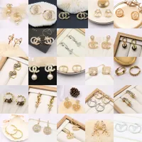 Çok sayıda 18 K Altın Kaplama 925 Gümüş Basit Lüks Tasarımcılar Mektuplar Saplama Geometrik Ünlü Charm Kadın Püsküller Kristal Rhinestone Inci Küpe Düğün Parti Takı