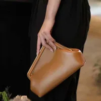 Luxusdesigner Handtaschen 2021 Neueste Kupplungsbeutel Metall Hemming Echtes Leder Neue Mode Frauen Handtasche Damen Single Shoulder Messenger Abendtaschen