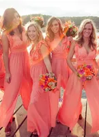 2021 Nieuwe Collectie Chic Chiffon Goedkope Coral Bruidsmeisjes Jurken Lange Jumpsuits V-hals Plus Size Beach Wedding Guest Dress Party Prom Dresses