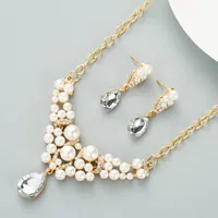 スタッドネックレスの気質真珠の短い鎖骨チェーンの水滴ダイヤモンドのイヤリングジュエリー2セット