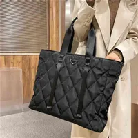 Nieuwe Luxe Designer Dames Big Tote Bag Rhombus Check Shoulder S Grote Capaciteit Dames Handtassen Nylon Shopper 2 Kleuren J0510