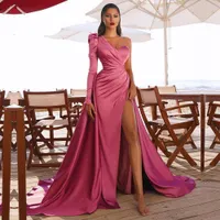 Rose Pink Plooy Satijn Sexy One Shoulder Avondjurken Een lijn High Split voor Dames Party Night Celebrity Prom-jurken