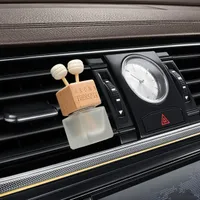 8 ml auto lucht outlet parfum fles luchtverfrisser opknoping glazen fles voor essentiële oliën auto parfum fles parfum diffuser R2021