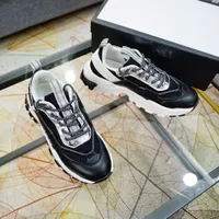 2021Men Schuh Mode Frauen Herren Leder Schnürstühle Übergroße Sohle Sneakers Weiß Schwarz Beiläufige Schuhe 0719