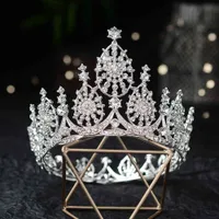 Joyería de cabello de boda Barok Street alrededor de Tiara Star Crowns Crystal Heart Sus accesorios Queen Princess Diadeem Cabeza de novia Adornos de la cabeza 0716