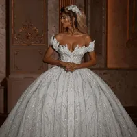 2023 Luxury Sparkly Glitter Off Shoulder Ball Gown Wedding Dresses Ryggl￶sa brudkl￤nningar med Long Train Vestidos de Novia Robe Mariee