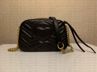 Qualitäts-Frauen-Goldketten-Crossbody-Soho-Beutel-Disco-neueste Art populärste Handtaschen feminina kleine Beutelmappe 21CM M1733